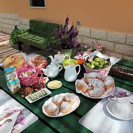 Dedo Bed & Breakfast
